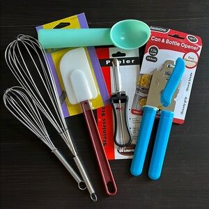 Assorted Kitchen Utensil Set
